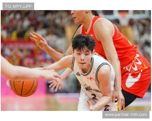 中国篮球联赛季后赛激烈对决 引发球迷热烈关注与讨论